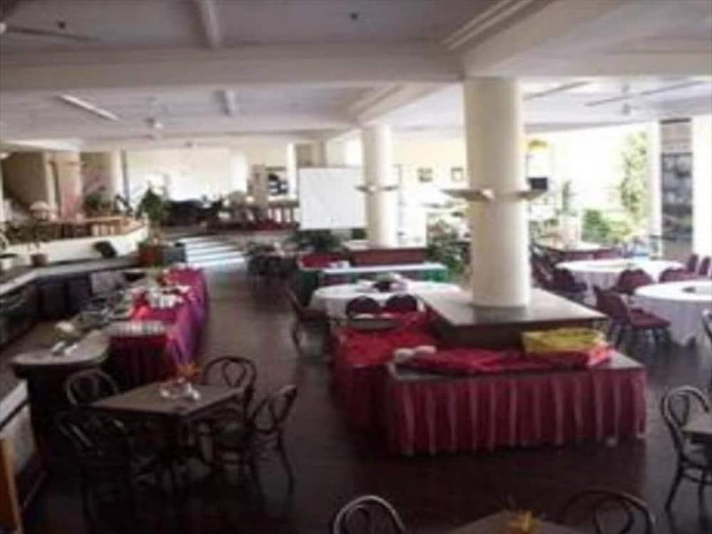 The Orient Star Resort Lumut Buitenkant foto