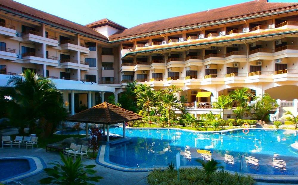 The Orient Star Resort Lumut Buitenkant foto