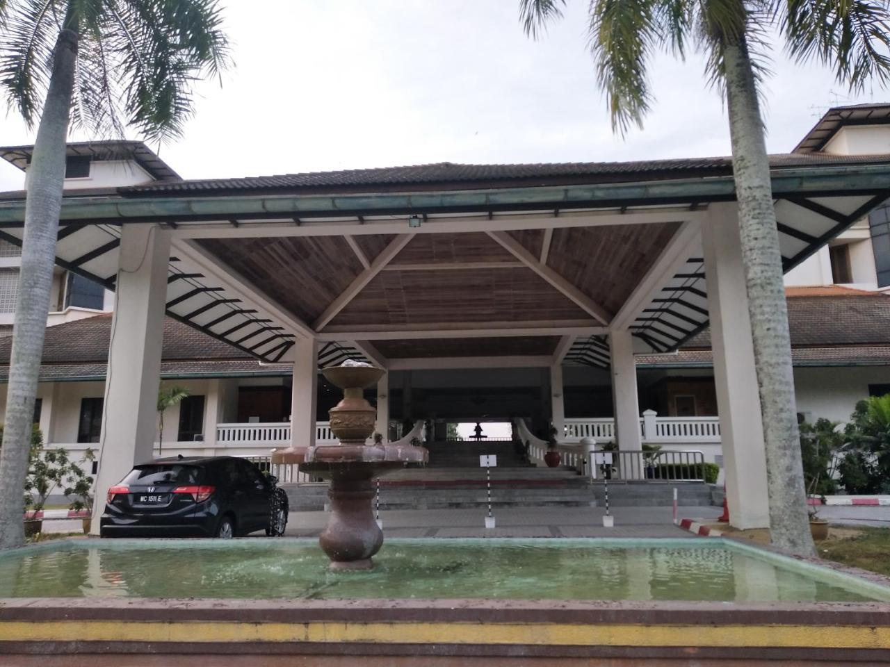 The Orient Star Resort Lumut Buitenkant foto